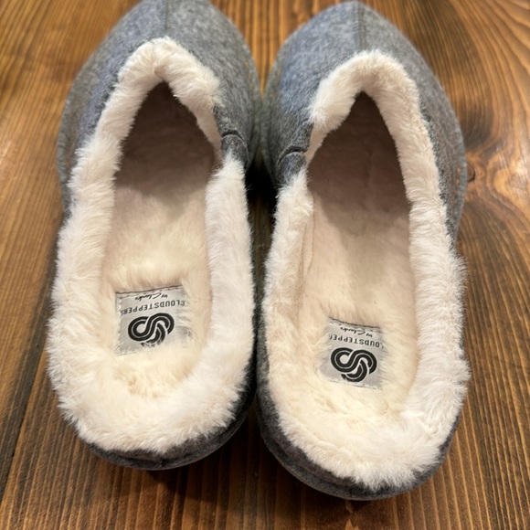 Cloud Steppers Clogs - Picture 2 of 12